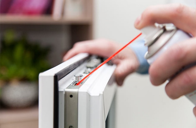 Уход за балконными рамами ПВХ: сезонное обслуживание и правильная чистка