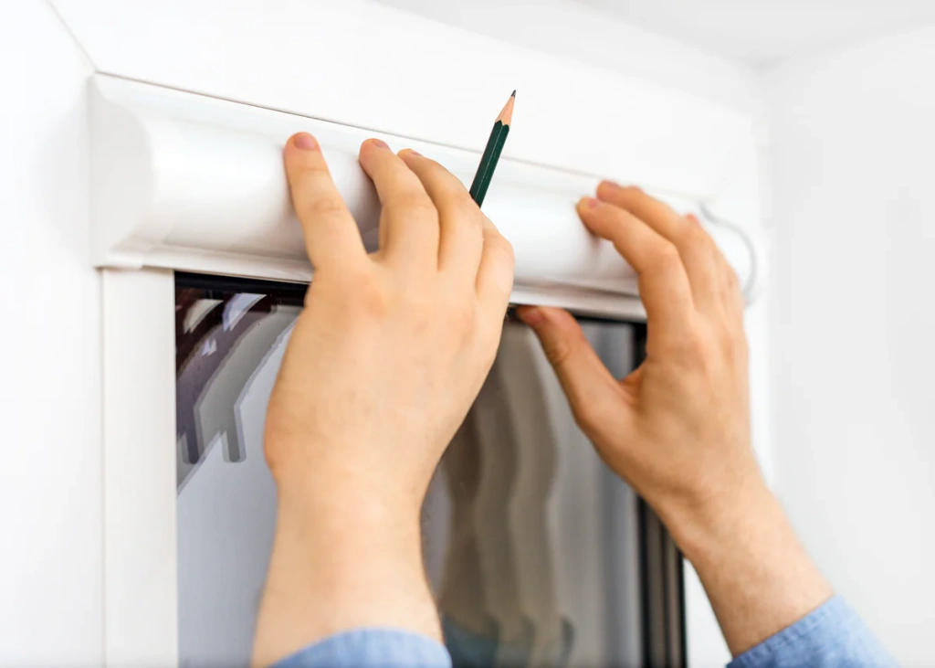 Как починить рольшторы: варианты решений 