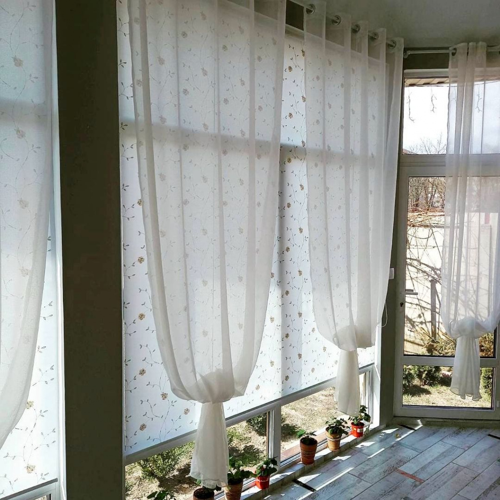 «Рулонные шторы украсили мой зимний сад». Фото нашего клиента