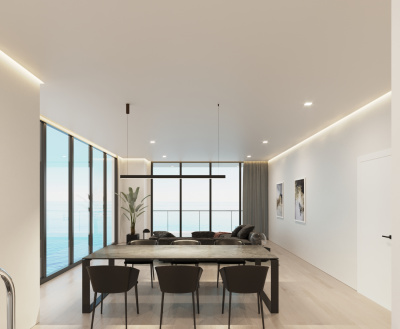 Белый матовый натяжной потолок в светлой комнате с подсветкой точечными светильниками