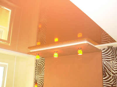 Глянцевый потолок