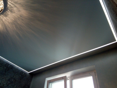 Натяжной матовый потолок светодиодной лентой Натяжной матовый потолок светодиодной лентой