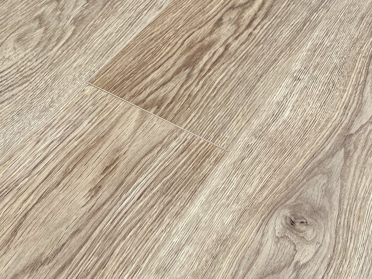 Ламинат с характером: встречайте Grotesk от Swiss Krono