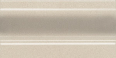Параллель беж плинтус светлый 10х20