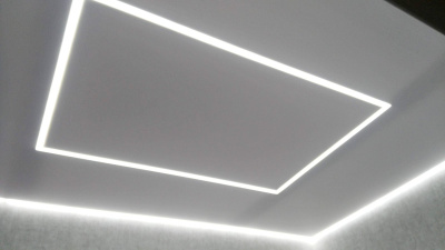 Парящий натяжной потолок со скрытой лентой